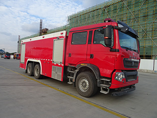 重汽16吨泡沫消防车 CLW5320GXFPM160/HW